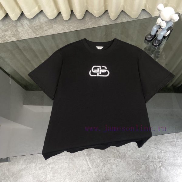 Balenciaga classic front and rear large lock short sleeved T-shirt from BalenciagaStyle numb z25plq53