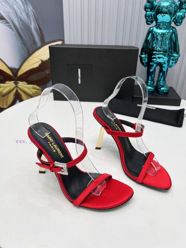 Saint Laurent 24ss, a super popular pair of sandals and shoes, has been launched simultaneouyn07yuza