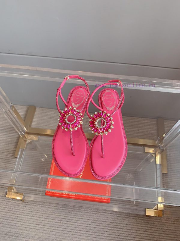 Ren Caovell's new rhinestone sunflower clip toe sandals always exude a fairy like aura. The 99fex03h