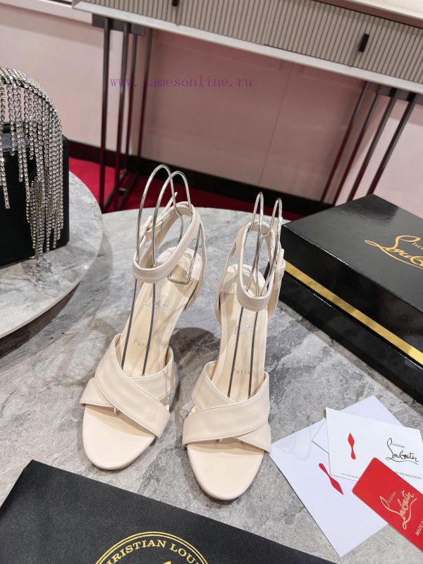 Leather sandals ︎ ️The elegance of Mariza sandals is enhanced by the details of their designdtu3yv9v