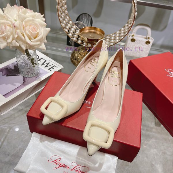 23Ss new RV baked paint square buckle single shoes high heels/low heelsInspired by the Belleucw9krsw