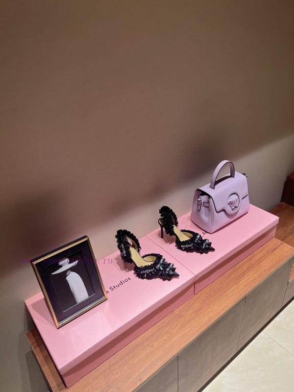 The mostCrystal Lace Lace High Heel SandalsExquisite princess shoes, none of themThere is neuepun5ew