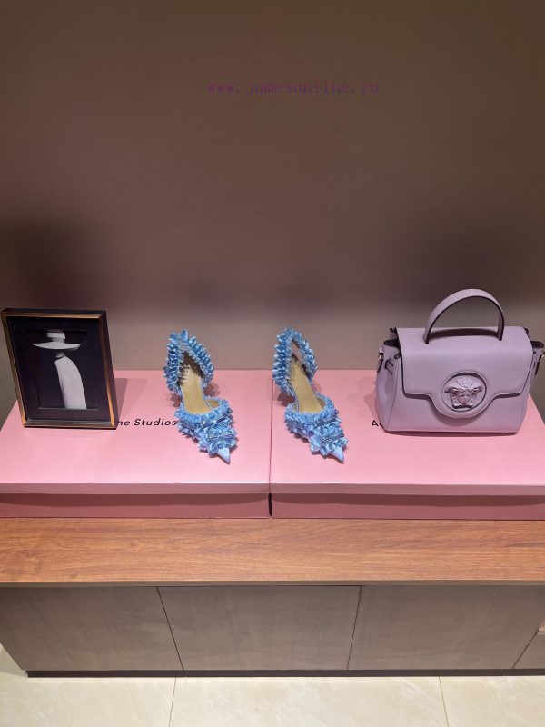 The mostCrystal Lace Lace High Heel SandalsExquisite princess shoes, none of themThere is ne2ziptmfx