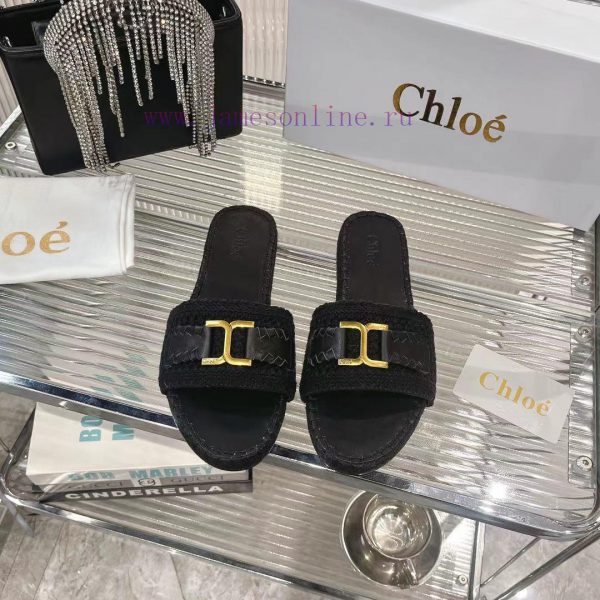 Chloe's new woven slippers for 2024 make a dazzling debut, a perfect match of fashion and co9rb5wa9u
