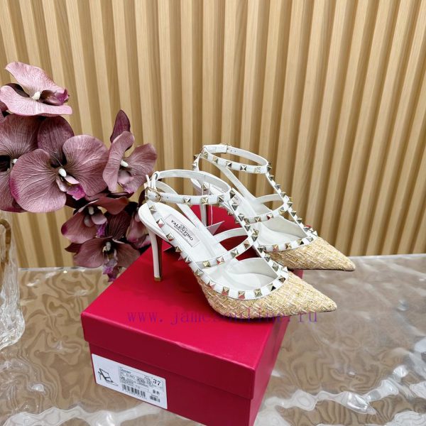 δάχτυλο έξω από το πεδίλο αστείες εικονες | -- New Warren——————2024 Top Valentino Paris Fashion Show Launches Valentino Mesh Studded Sandal ga95fdwj | μποτακια γυναικεια με τακουνι 2017