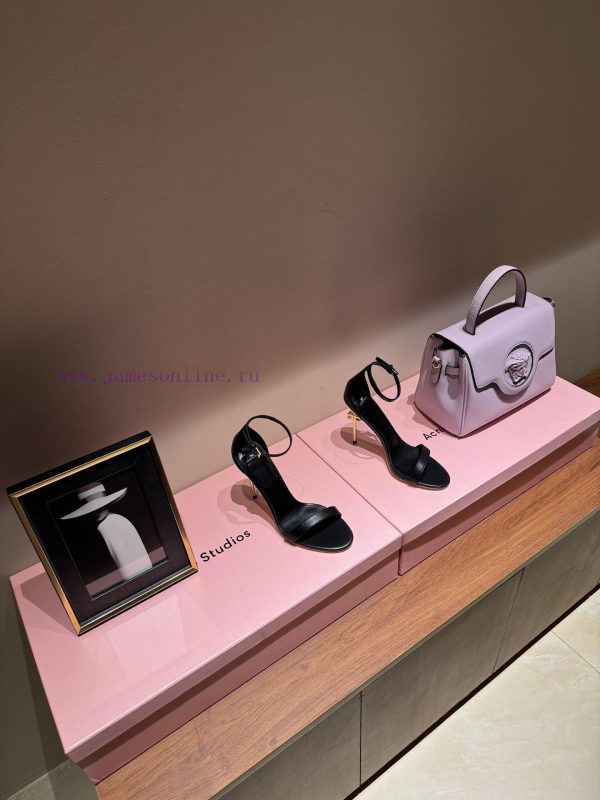 παπουτσια νεα ιωνια ηρακλειου | Try Different Elisabetta Franchi High HeelsA Light Luxury Brand Elisabetta FranchiElisabetta Fr avidatw3 | ημη μποτακια κυνηγιου