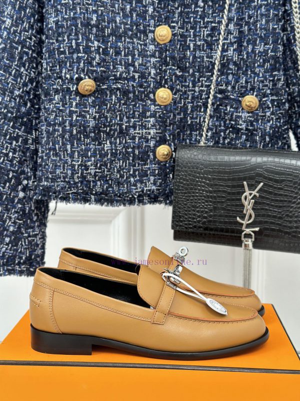 επωνυμες μαυρες μποτες σε προσφορα | Top VersionHerm è S/Herm è S Classic Klly Buckle LoafersSuper Versatile Shoe Design With A Deli z4j946ej | φερυ μποτ τρυπητη αμμουλιανη