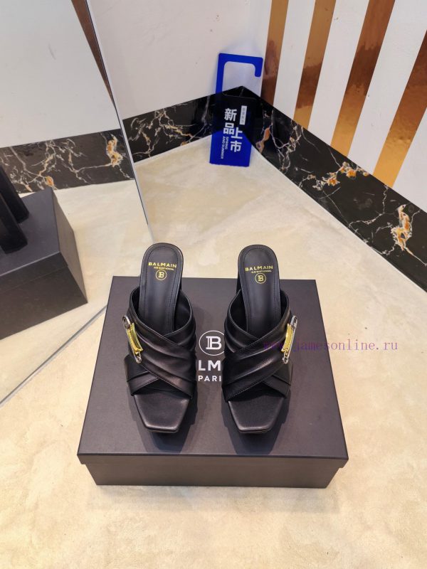 9 πατρα | Out 𝘽𝙖𝙡* 𝙖𝙞𝙣 Balmain Autumn/Winter 2025 Fashion Show Waterproof Platform High Heels SlippersBra 3gr71jh3 | δέρματινα πέδιλα χαλαραλουρια