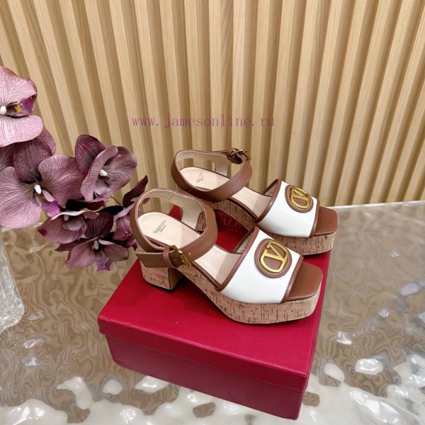 ανδρικα πεδιλα ορειβασιας | Valentino Paris Fashion Show Launches Valentino Hentian High Waterproof Platform Sandals In 202 ajsnp3m4 | ηλιουπολη μποτος επιπλα