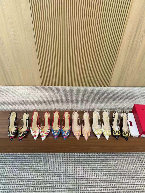 more and more παπουτσια | Klosch Diamond Button Pearl Valentino. Valentino Large V-Button Sandals ㊙️ The Latest Series Of d2lo08j8 | ετσε νεμ γαλοτσες