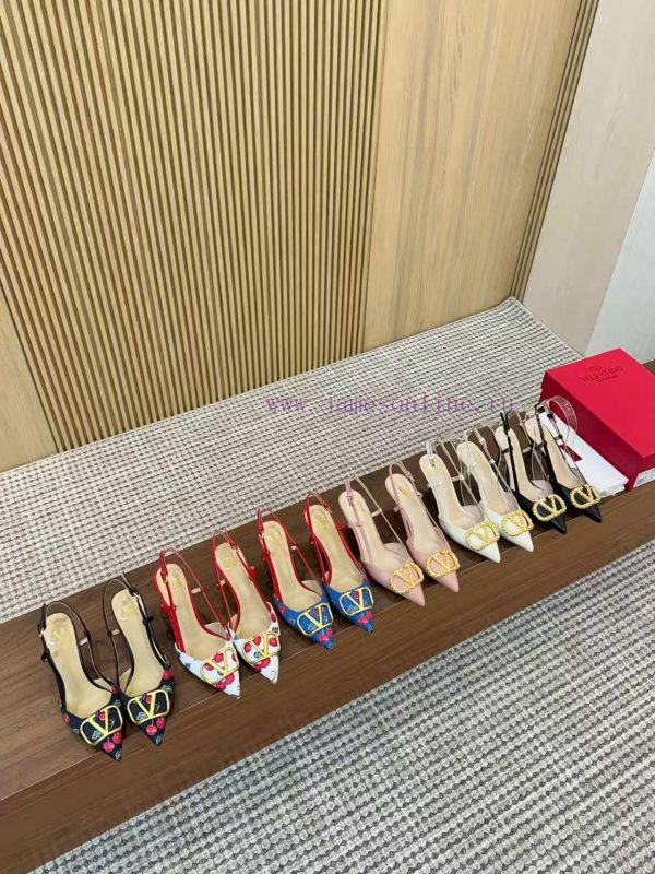 αρβανιτησ παπουτσια λαρισα | Fashion Denim Valentino. Valentino Large V-button Sandals ㊙️ The Latest Series Of Genuine Produ h3wsdgc8 | γαλοτσες χριστουγεννιατικες