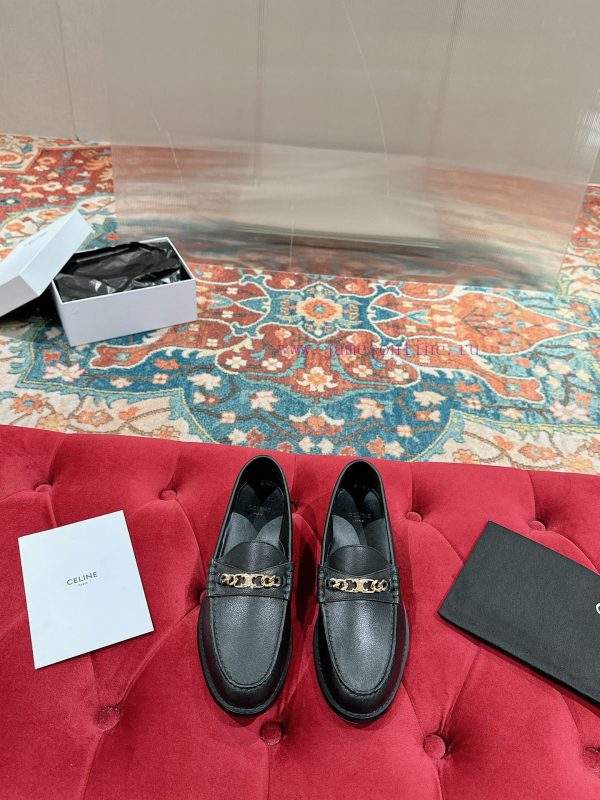 πεδιλο με απλο τακουνι και λεπτα λουρια | ️ CELINE Sillin Lefu Shoes Caesar Door Buckle Series Casual Small Leather Shoes Are Super Super ehf7uwrb | παπουτσια ανταμ σουζ