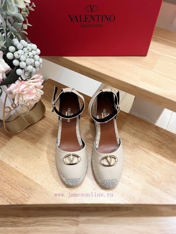 πεδιλο σε ροζ χρυσο | Valentino Garavani Lychee Leather Strap Wedge Sandals-Metal Effect Processing Rivet Decoration- h2l0pdxy | καφε μποτακια timberland γυναικεια