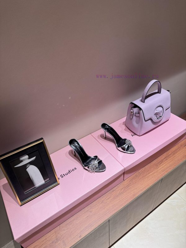 ασπρα πεδιλα με χοντρο τακουνι | The MostGiuseppe Zanotti - SS2024 Spring And Summer New Product GZDiamond Buckle Single Shoe/sl 6iqj83m9 | γυναικειες γαλοτσες skroutz