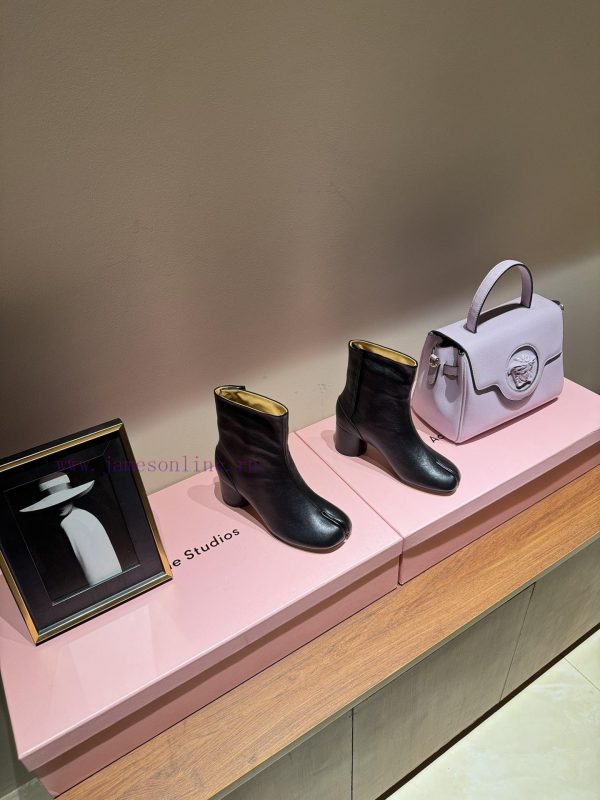 ζωγραφικη μποτες | MaisonMargiela MM6 Magilla Classic Split Toe Boot SeriesThe Identification Of The Purchasing Ag ijww2koa | απολύμανση παπουτσιών