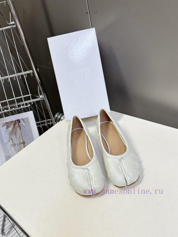 ζιπ κιλότ με χαμηλο μποτακι | Maison Margiela MM6 Pleated Elastic Strap Tabi Split Toe Shoes Ballet ShoesNumerous Celebrities zj75qpwq | μεταχειρισμενα πεδιλα σκι τιμεσ