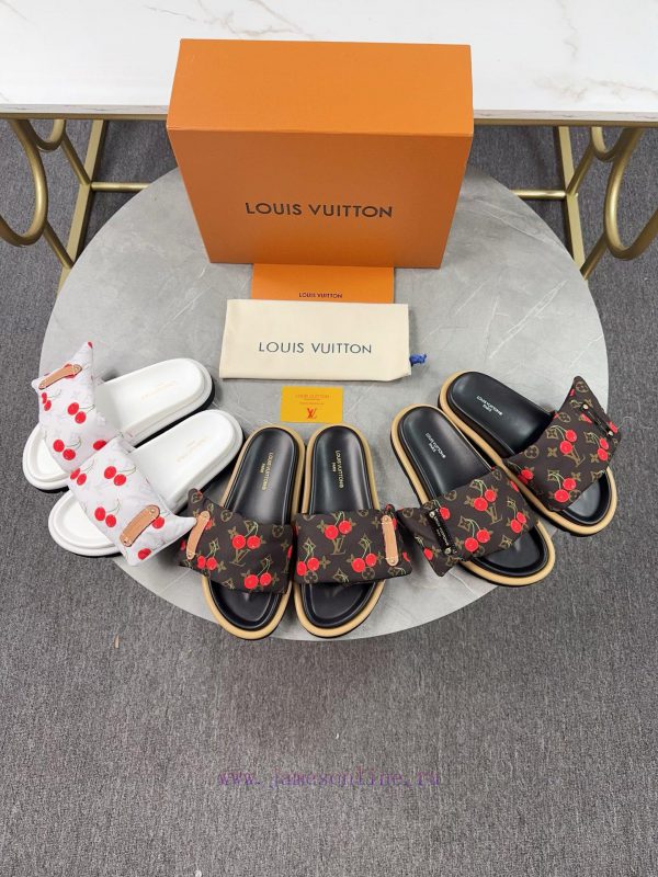 παντοφλες χαμηλες λεοπαρ | LV Lv Brand Louis Vuitton 2025 Popular Embossed Logo Embossed Cool Slippers. This Pool Pillow C dl84fwto | ζωη λασκαρη με ασπρεσ μποτεσ ελληνικη ταινια