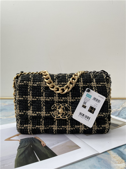 chanel 19 chain bag