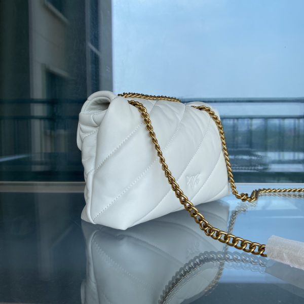 PINKO2022 spring and summer new bag badge decoration sheepskin PUFF bird bag swallow bag 1P22NAY7X7 White - Image 4