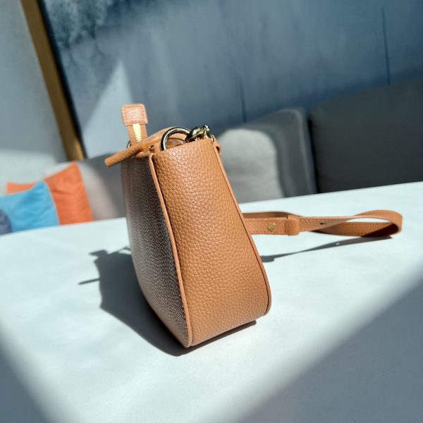 Marc Jacobs New Pure Original Half-Circle Messenger Bag Leather Shoulder Strap Adjustable Dust Bag B - Image 4