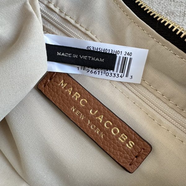 Marc Jacobs Underarm Bag New Lychee Pattern Top Layer Cowhide Single Shoulder Messenger Shoulder Strap Detachable Adjustable Length Dust Bag Brown - Image 9