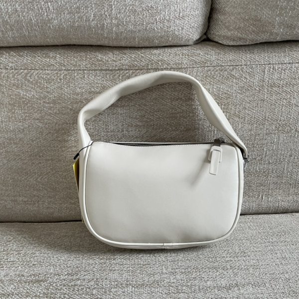 Marc Jacobs Handbag Early Spring 2023 New Nappa Leather Soft And Delicate Dust Bag White
