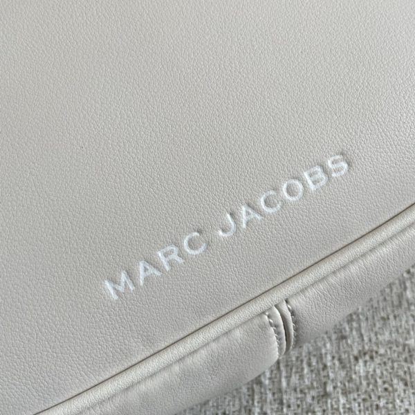 Marc Jacobs Handbag Early Spring 2023 New Nappa Leather Soft And Delicate Dust Bag White - Image 4