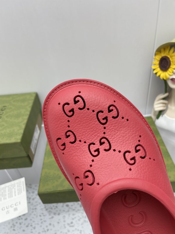 Gucci GG Slides Cave Slippers are versatile couple slippers red - Image 8
