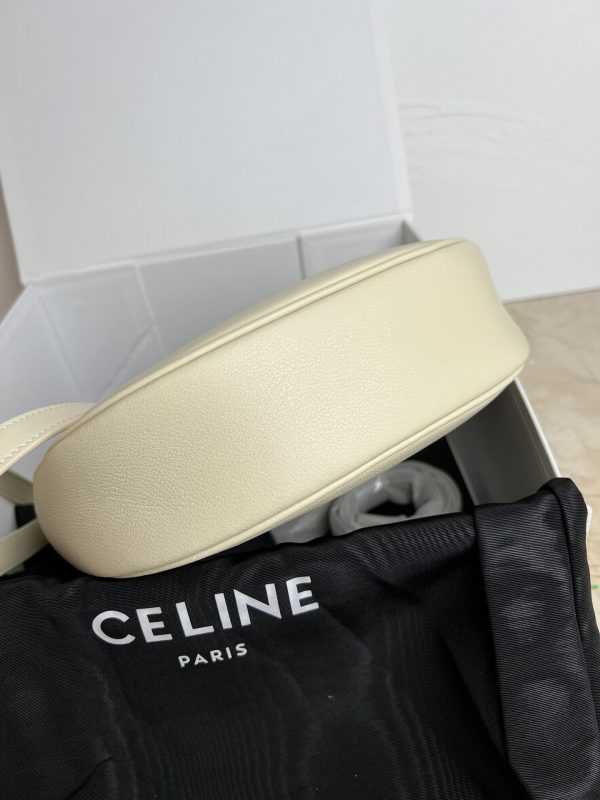Celine New Small HELOISE HOBO Underarm white - Image 10