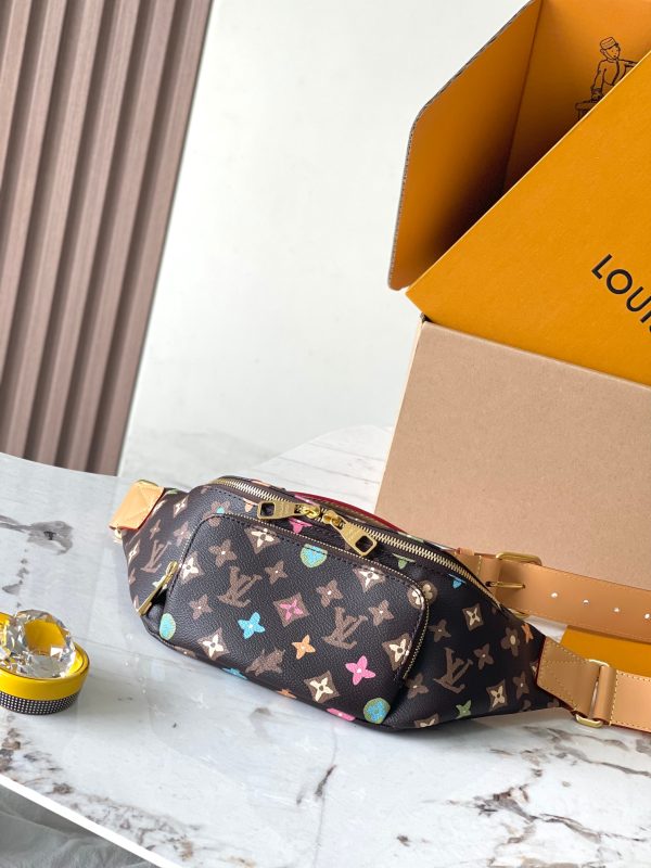 VersionThis Rush waist bag Monogram Craggy coated canvas is the per