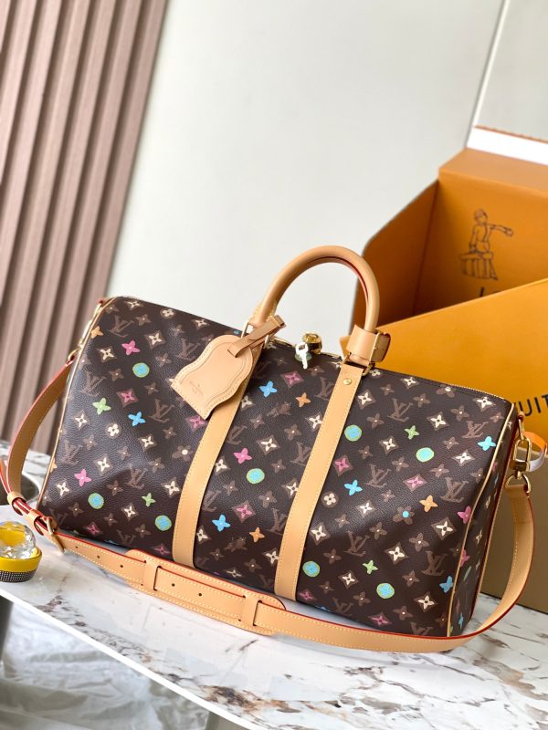 VersionThis Lv X YK Keepall 45 combines classic design with iconic