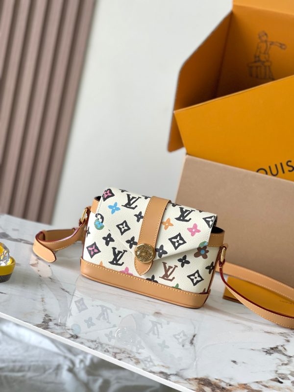 VersionTyler Co branded Postman BagMicro label printed flip open le