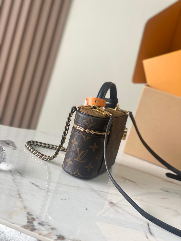 VersionVANITY CHAIN POUCH handbagModel: M47125 versionMaterial: A-g - Image 3