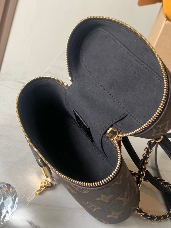 VersionVANITY CHAIN POUCH handbagModel: M47125 versionMaterial: A-g - Image 8
