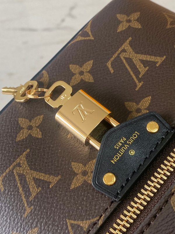 VersionVANITY CHAIN POUCH handbagModel: M47125 versionMaterial: A-g - Image 10