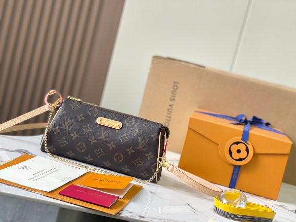 VersionVintage EVA handbagModel: M95567Material: A-grade all steel