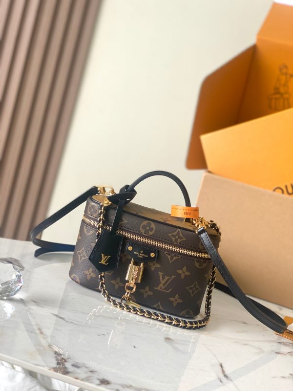VersionVANITY CHAIN POUCH handbagModel: M47125 versionMaterial: A-g
