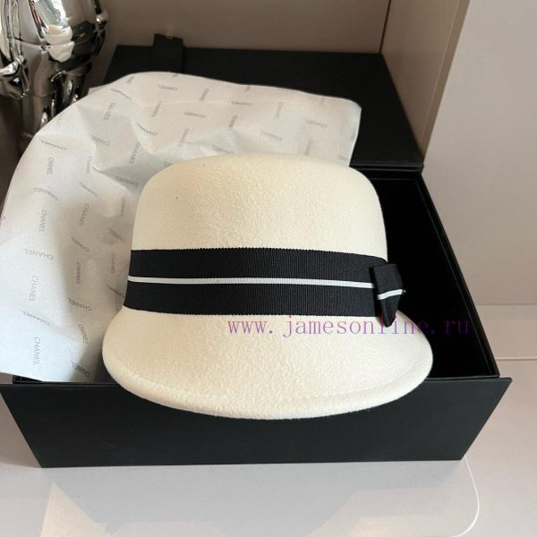 WhitePrada's new wool military cap, made of 100% wool fabricslpdme13 - Image 3