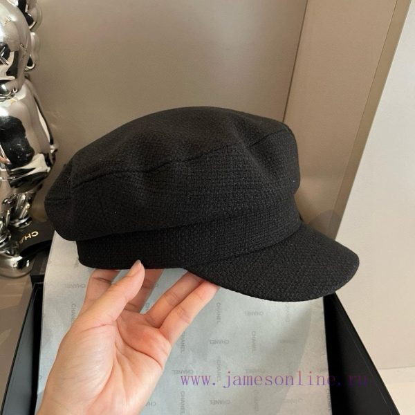 PRADA's new canvas duckbill military cap, black and white, with a head circumference of 57cmhovqvua3