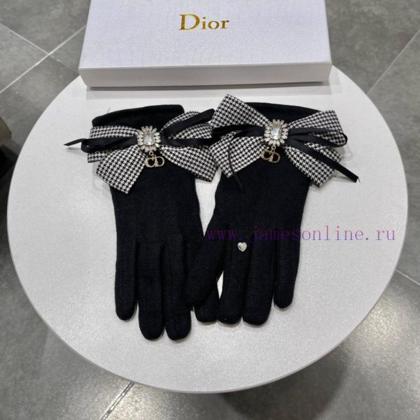 2023 Dior New Product Big Butterfly Wool Gloves ? Fashionable gloves, a must-have for keeping3v0hkk1 - Image 3