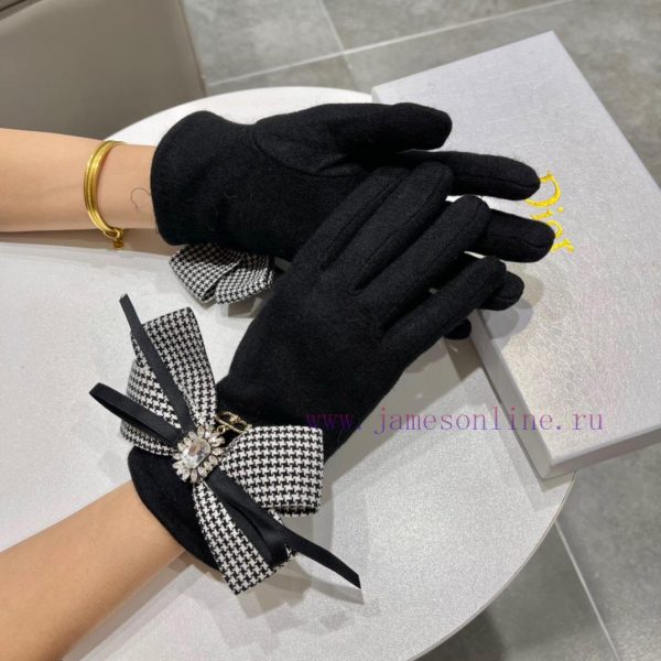 2023 Dior New Product Big Butterfly Wool Gloves ? Fashionable gloves, a must-have for keeping3v0hkk1 - Image 9