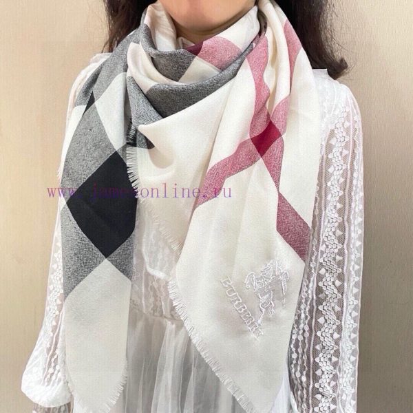Burberry classic synchronized ultra-thin cashmere plaid square scarf in stock, essential for8cp2hn4h