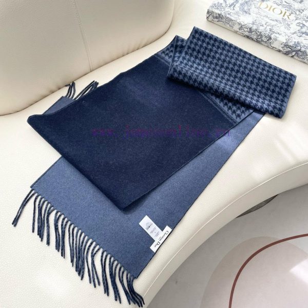 Dior celebrity's classic DD scarf will never go out of style, and it's super versatile and sxxs605za - Image 6