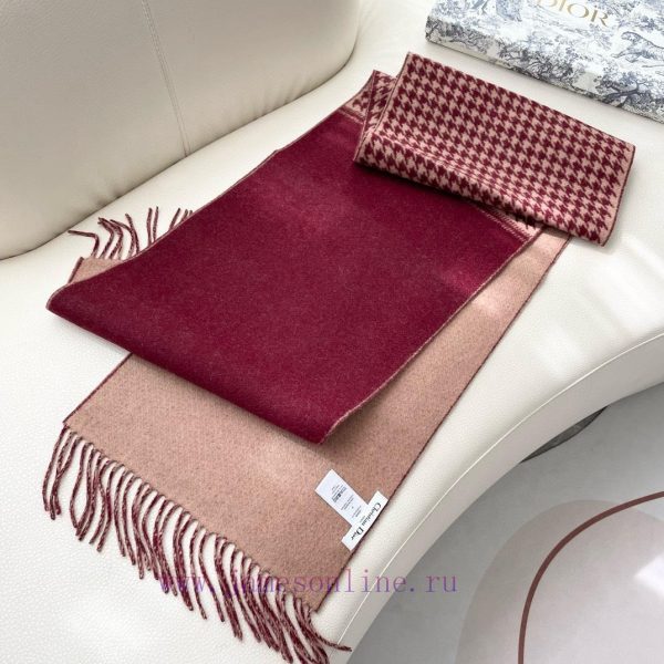 Dior celebrity's classic DD scarf will never go out of style, and it's super versatile and snn3zla7v - Image 6