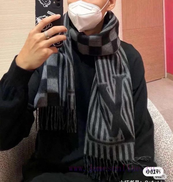 Sincerely praise the ZG synchronized pattern long scarf on the new model. Virgil Abloh, the 8fkldwzl
