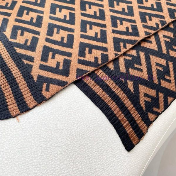 Fendi is the most capable of creating a sense of luxury. This year's most popular vintage FFgloi3i13 - Image 10