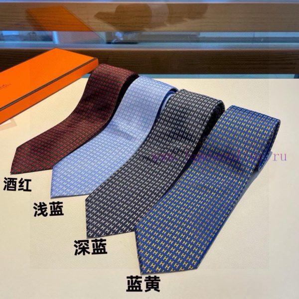 The new men's tie series H letter tie with packaging is rare. Every year, H Home releases a a45s8znj
