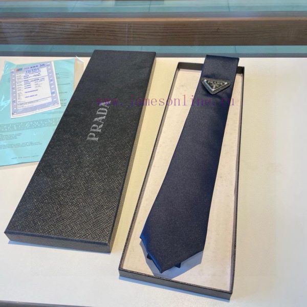 Paired with packaging, the same popular product from P Home Shu Qi, the new Prada triangle lrsi57olr - Image 4