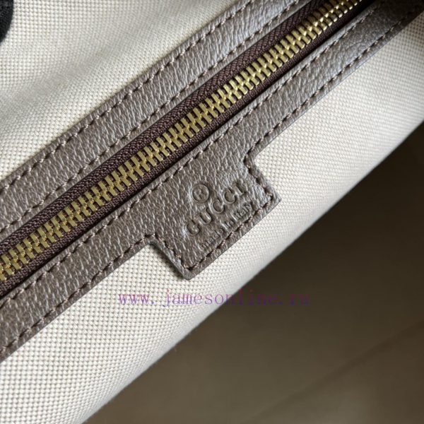 Gucci This travel bag comes with a complete set of original green gift bags. It is made of P excb6tyu - Image 10
