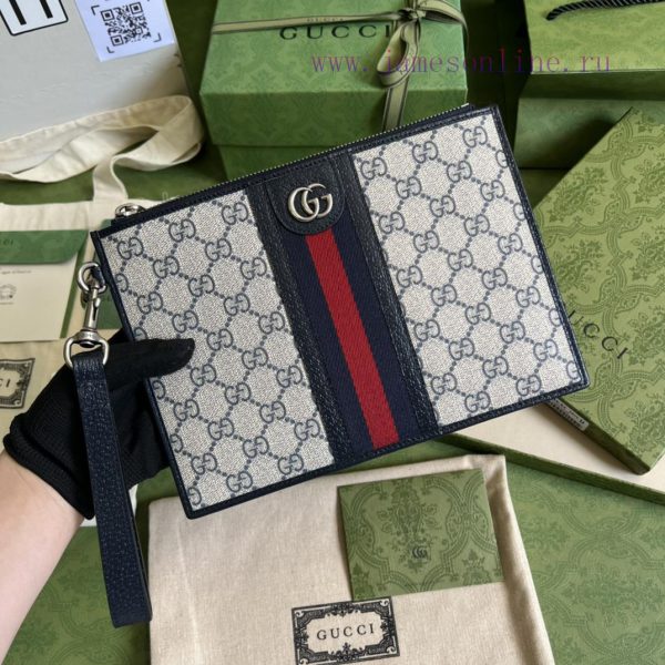 Gucci This simple and slender wallet features GG series embellishments with same tone leathe k7w0fh8r